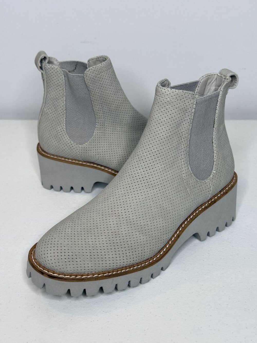 Coconuts by Matisse Womens 6.5 Gray Perforated Chelsea Boots Lug Sole Y2K Grunge